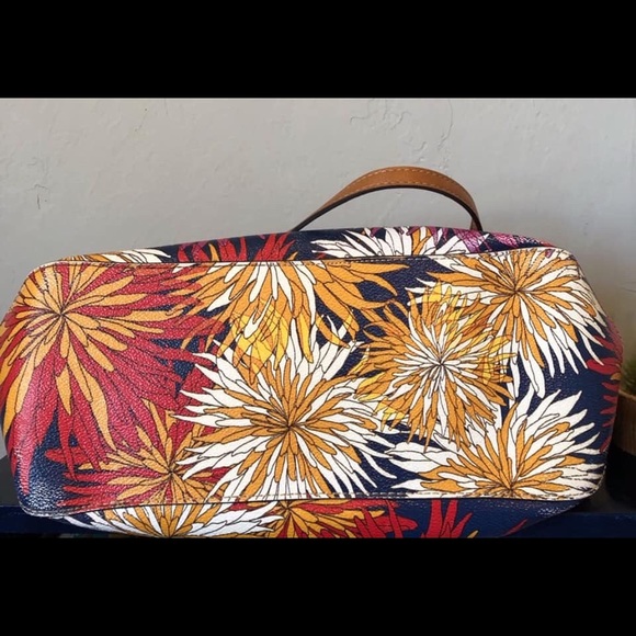 Authentic Purse with matching wallet - Picture 4 of 6